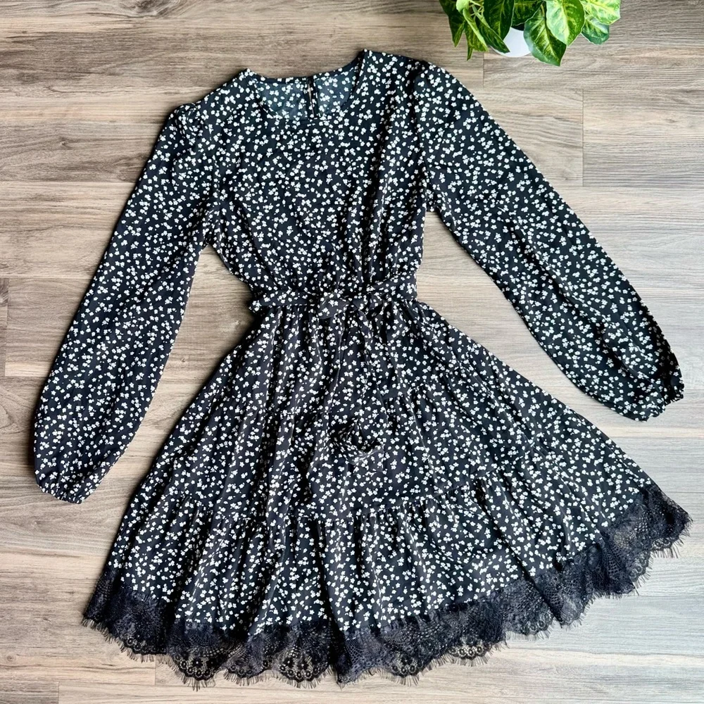 Feminine Floral‎ Long Sleeve Black White Dress Lace Hem Waist Tie Size US 4